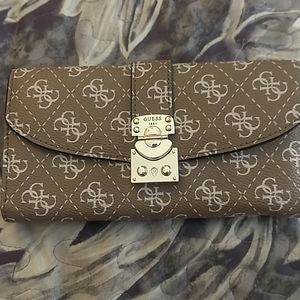 Guess wallet